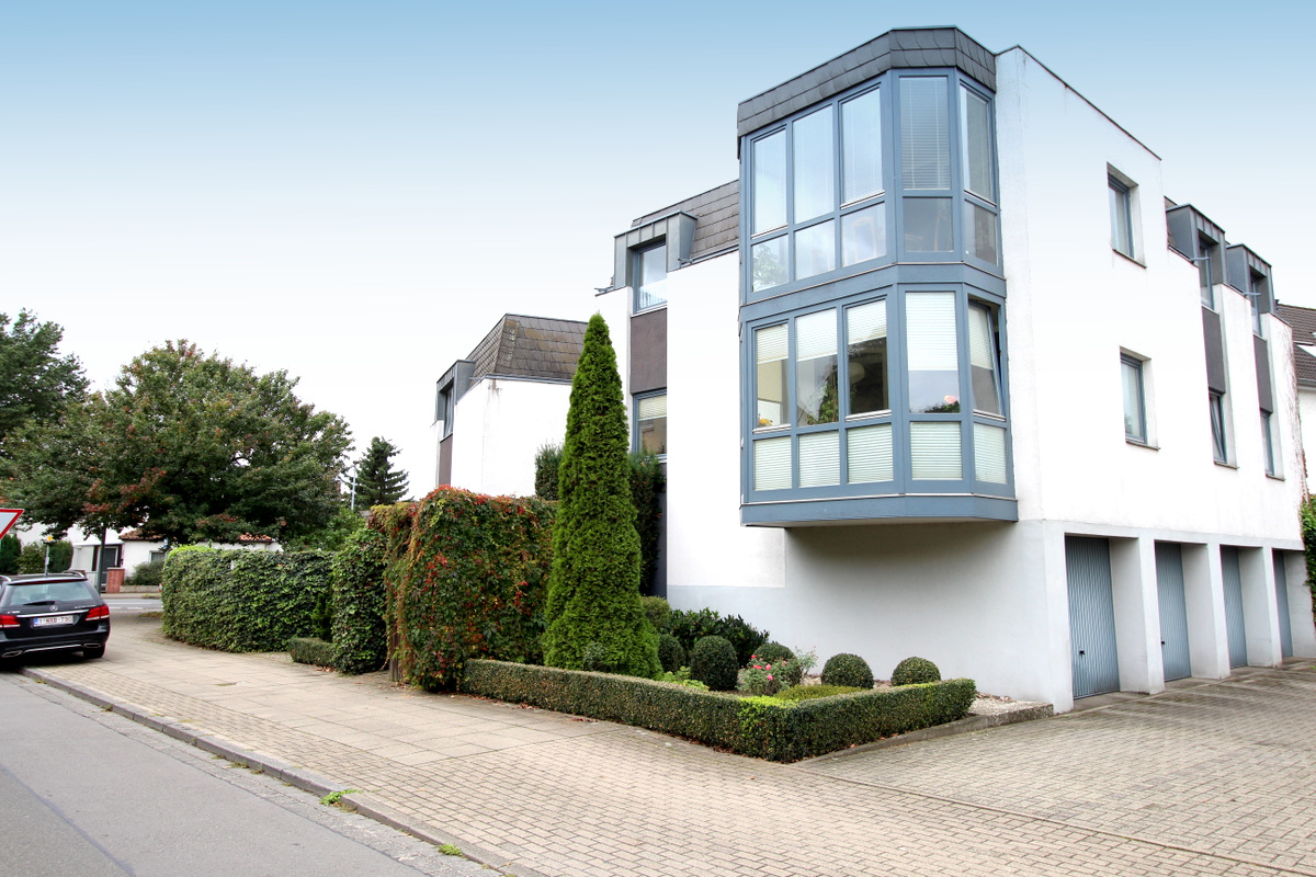 VERKAUFT: Kapitalanlage - Attraktive Wohnung mit Wintergarten und Dachterrasse 