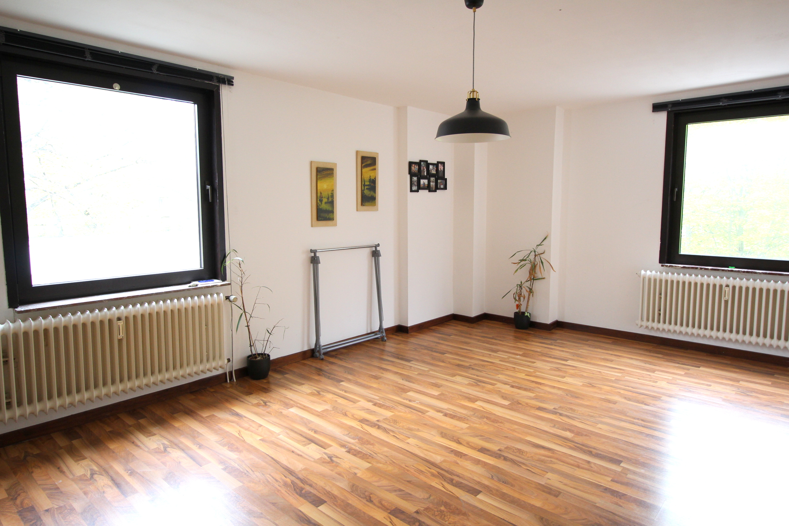 Sonnige und günstige Wohnung in zentraler Lage in Bothfeld mit modernem Wannenbad und viel Platz.
