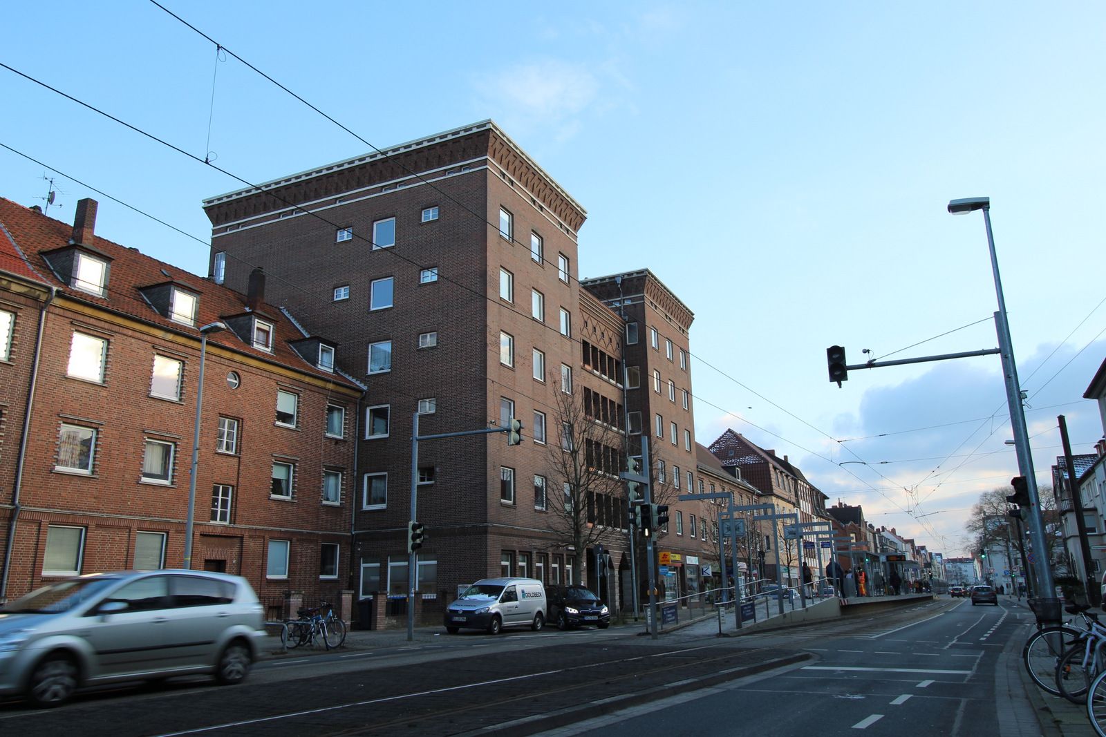 Leider schon weg: Ricklinger Stadtweg: Sehr schön helle und attraktiv sanierte Altbauwohnung