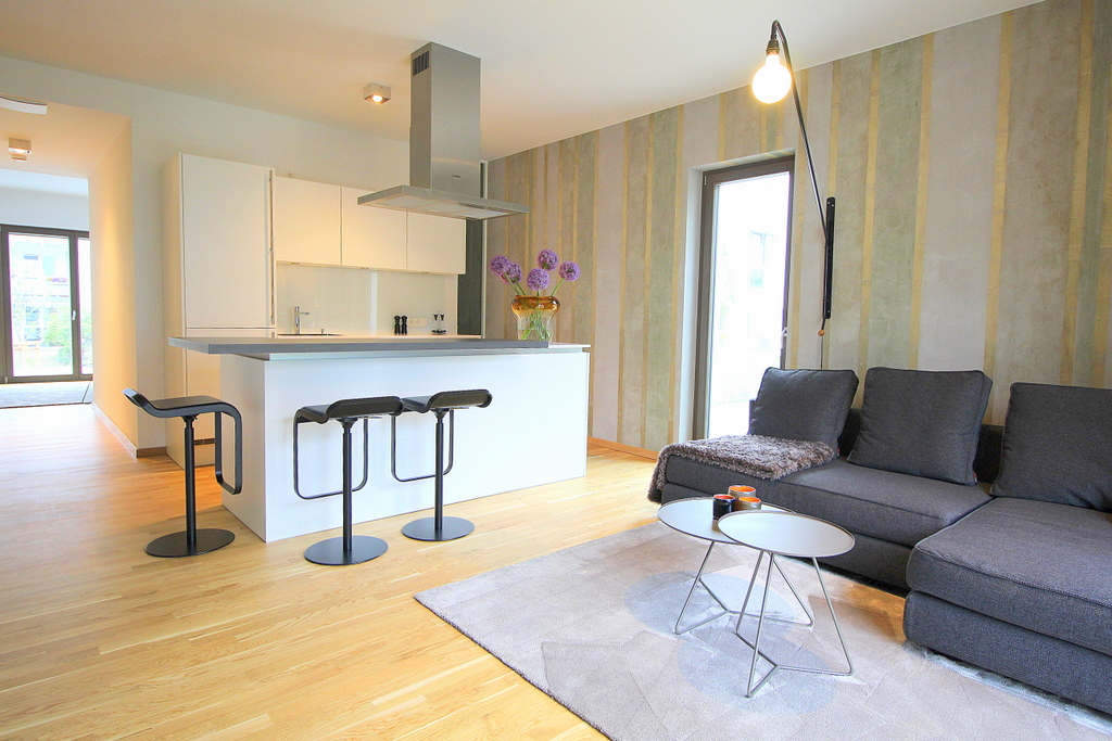 Reserviert,vorgemerkt: Möbliertes Wohnen mit Komfort und Design-Möblierung, vollausgestattet mit 2 Terrassen