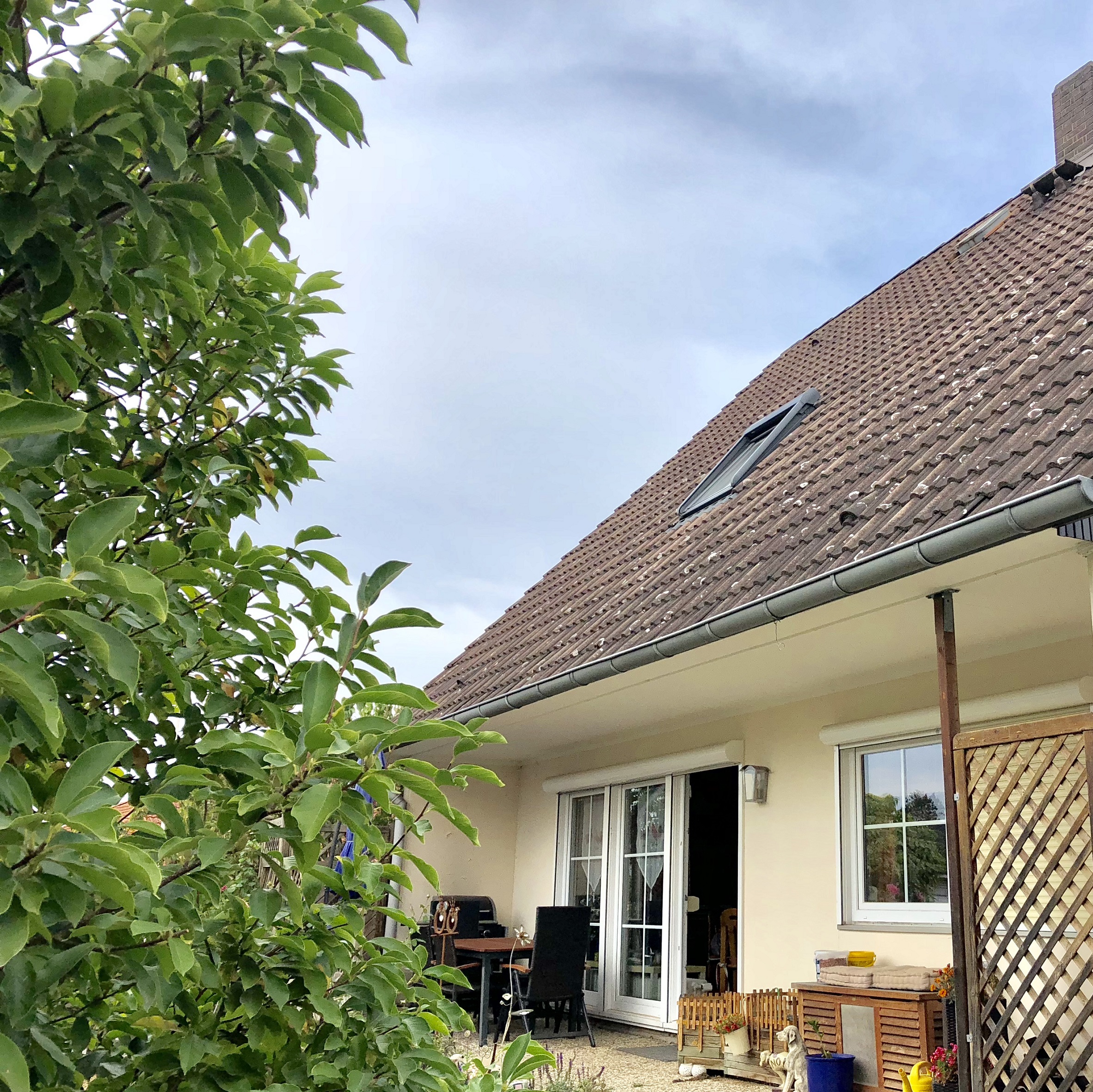 verkauft: Freistehendes Einfamilienhaus mit Garage, Südgarten, 2 Bädern, Vollkeller u.v.m.