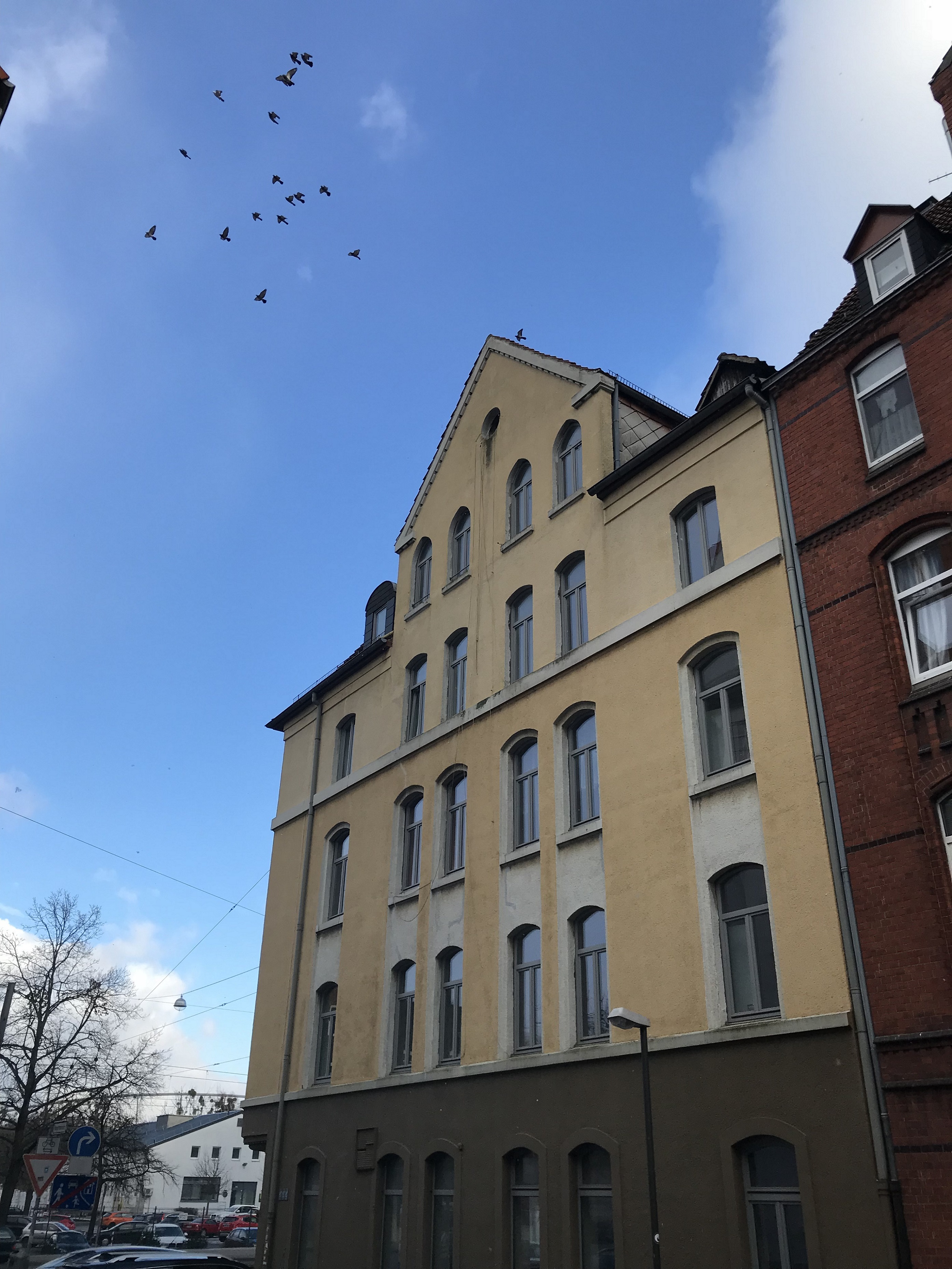Frisch sanierte 3-Zimmer-Wohnung mit neuer Einbauküche neuem Bad in Linden nahe dem Siloah Krankenhaus