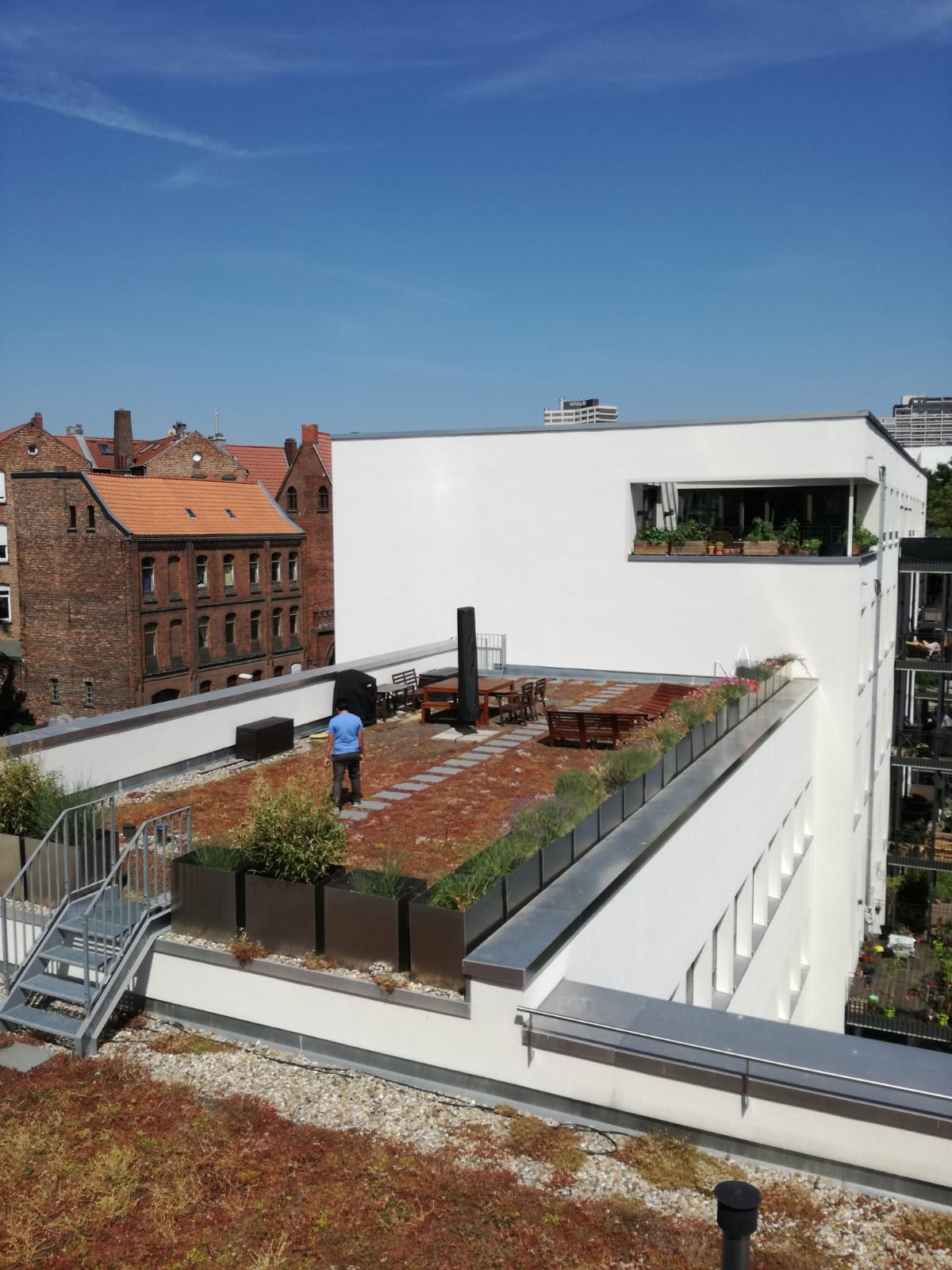vermietet: Neubau "Ihmeauen": Wohnen & Arbeiten am Wasser mit eigener Dachterrasse an der Ihme
