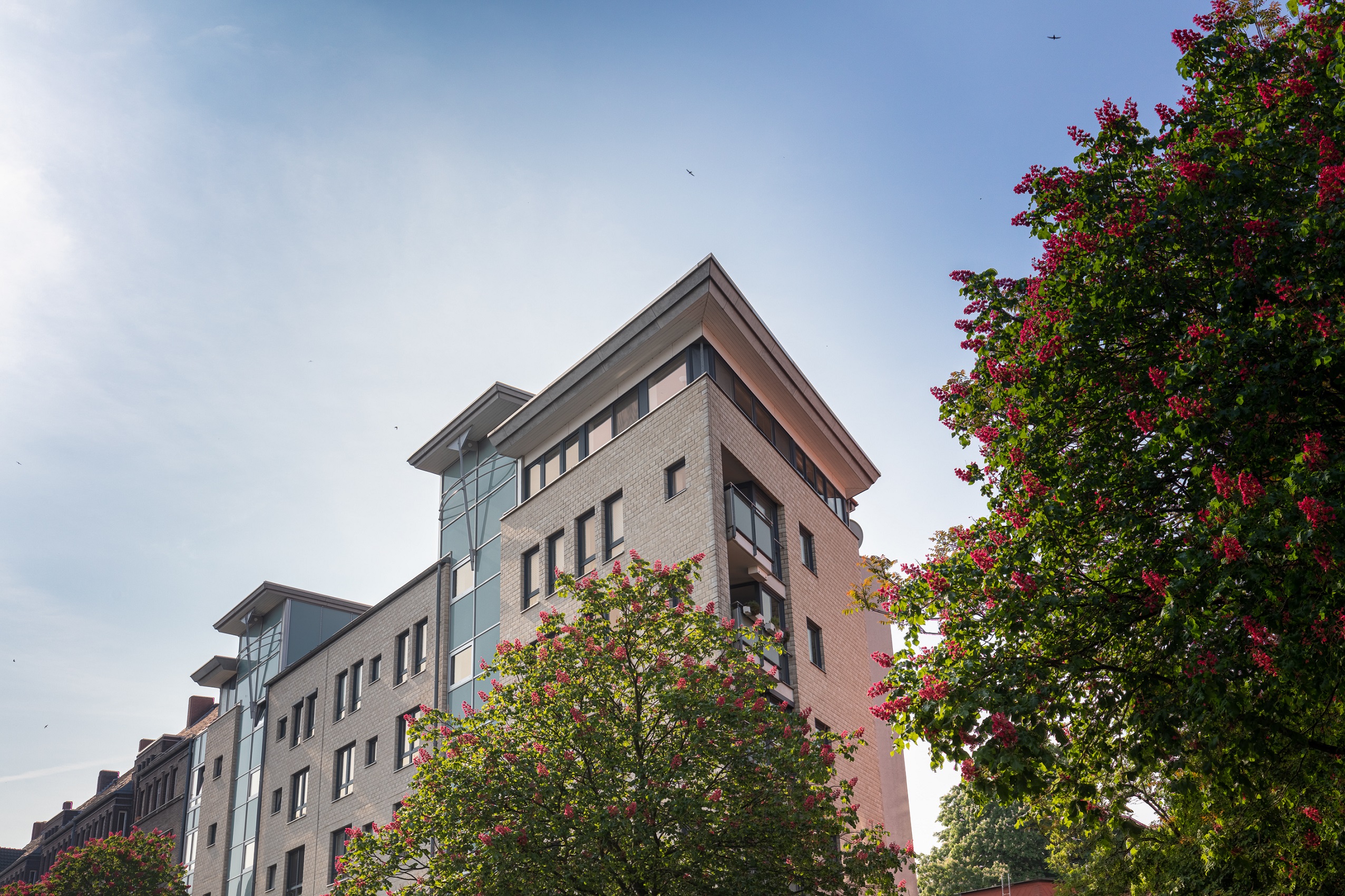 leider schon weg: Penthouse-Wohnung über den Dächern von Linden – 15m²-Terrasse, 2 Bäder, Fahrstuhl, Tiefgarage uvm.
