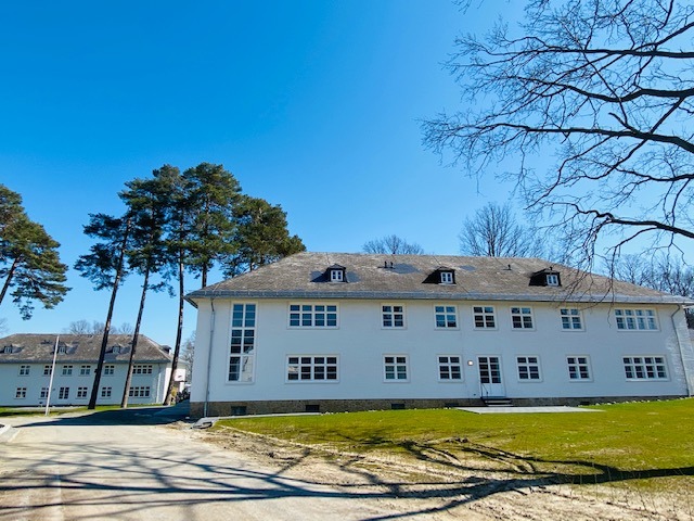 vermietet: Moderne Wohnungen im Denkmal mit Terrasse auf dem ehemaligen Fliegerhorst Goslar