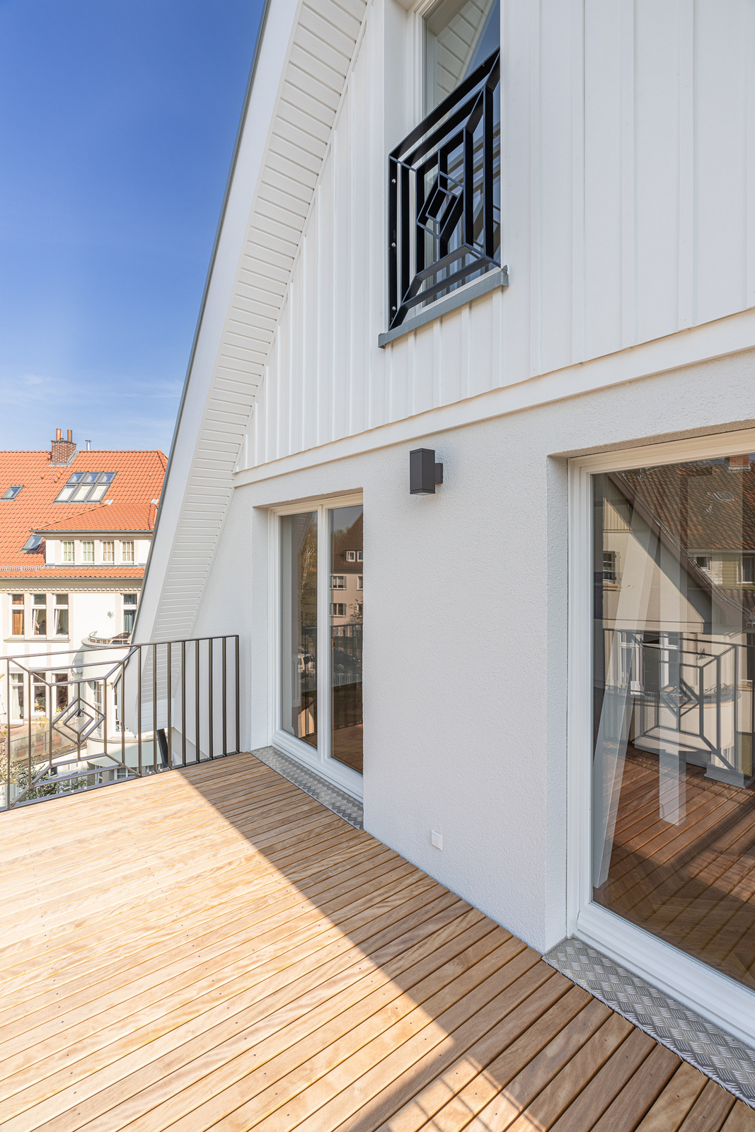 reserviert: Maisonette-Altbauwohnung mit herausragender Ausstattung Balkon, Design-EBK, Kamin.
