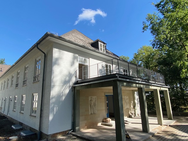 vermietet: Goslar: Moderne Wohnung mit vielen Extras und großer Terrasse, Badewanne, Dusche, Einbauküche.