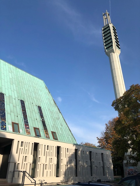 vermietet: Wohnen in umgebauter Kirche - möbliertes Appartement für 1-2 Personen mit Balkon