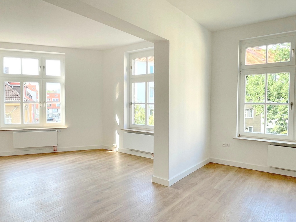 leider schon weg: Erstbezug nach Sanierung: sonnige Wohnung mitten in der Südstadt mit Balkon, neuem Bad u.v.m.