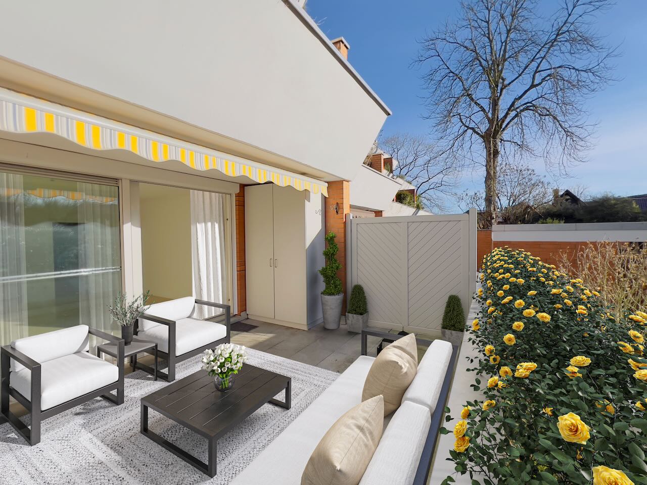 VERKAUFT Ricklinger Masch: Terrassen-Wohnung mit offener Einbauküche, Blick ins Grüne und modernem Duschbad