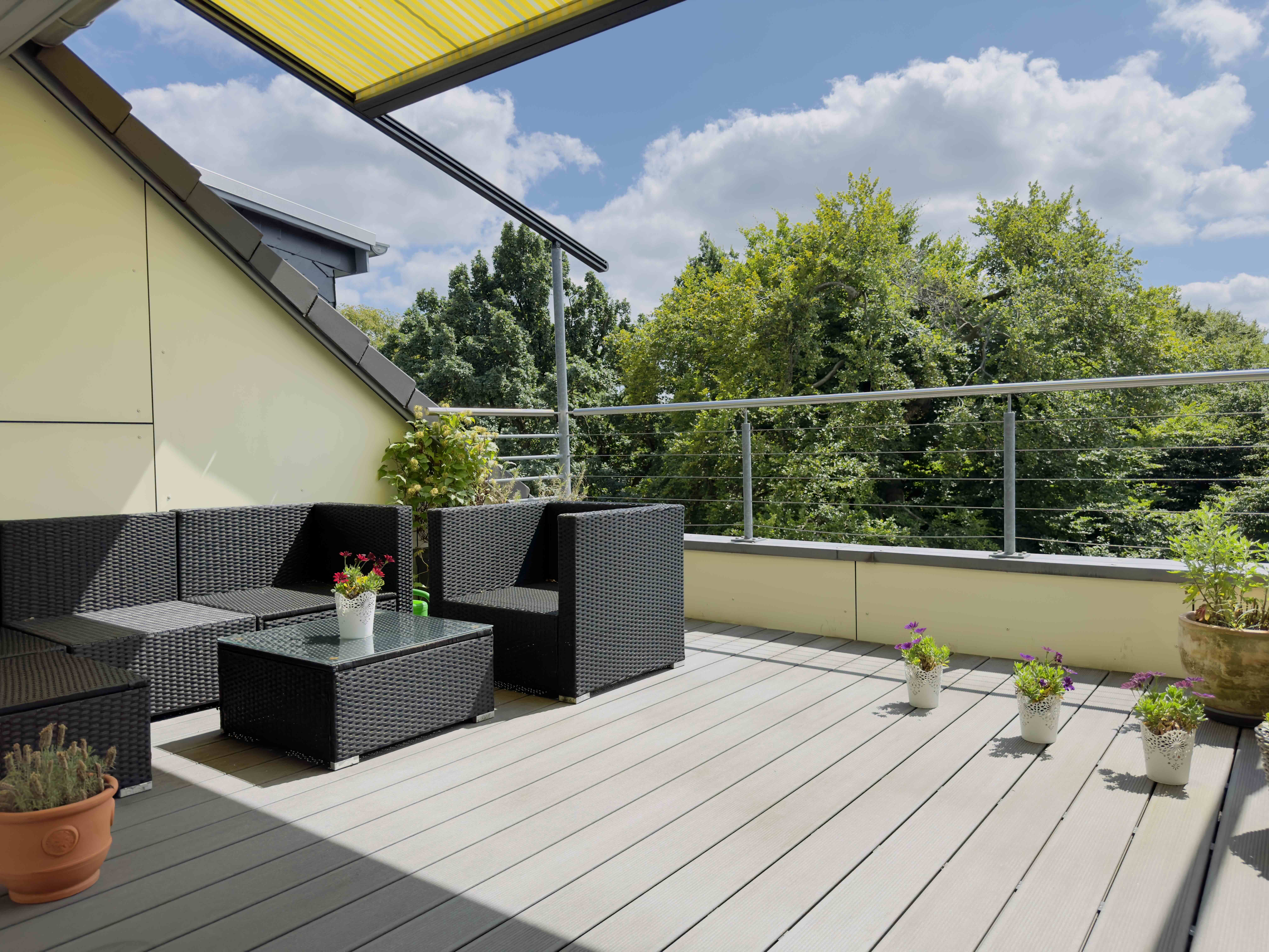 BJ.2016: Dachterrasse, offene EBK, Panorama-Kamin, Parkett, Badew. u. Dusche, Gäste-WC, Ankleide...